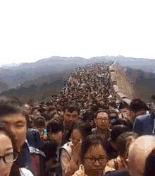 空中一字马搞笑图,一个突如其来的一字马