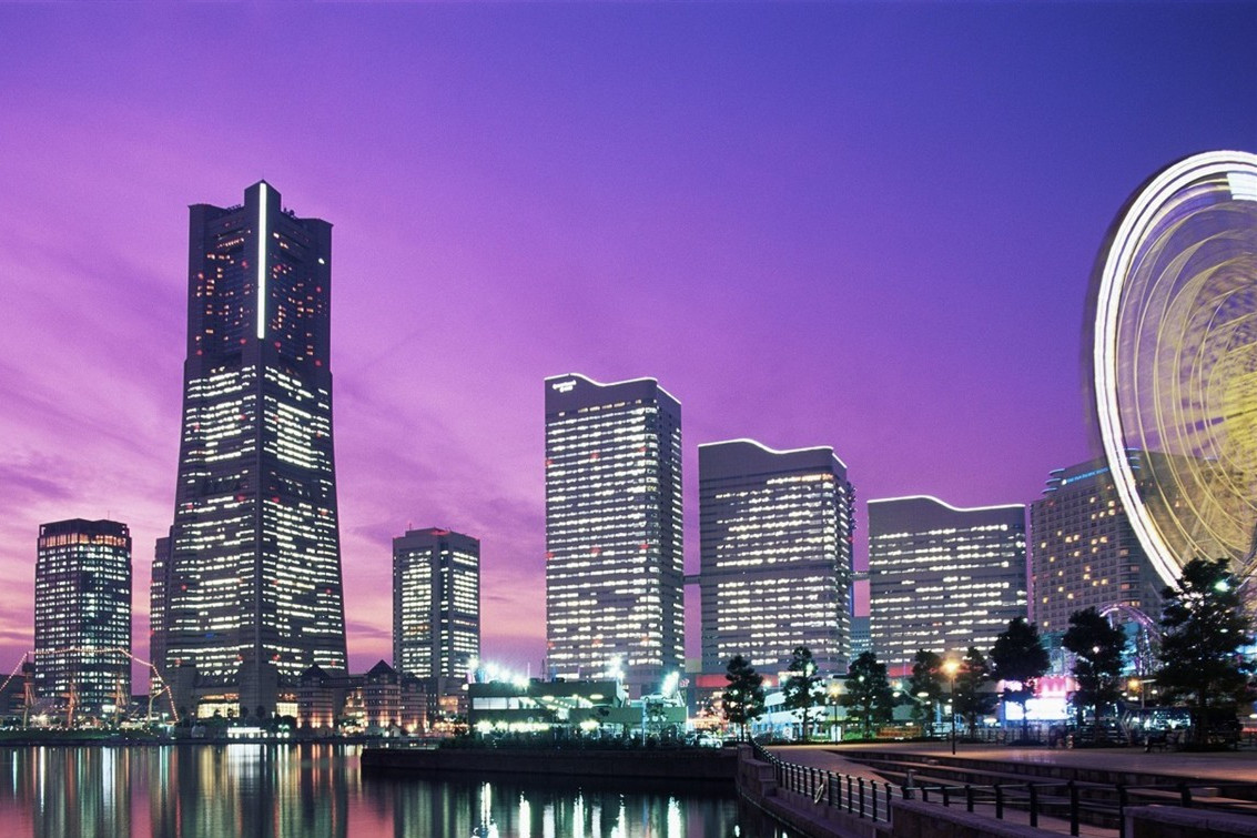 曾身价百亿高调迎娶女星，离婚甩手三亿给前妻，现负债累累成老赖