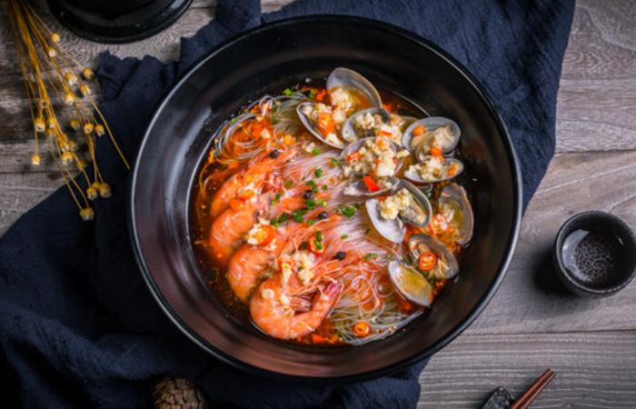 花甲粉吃的很美味,鲜辣爽口花甲粉