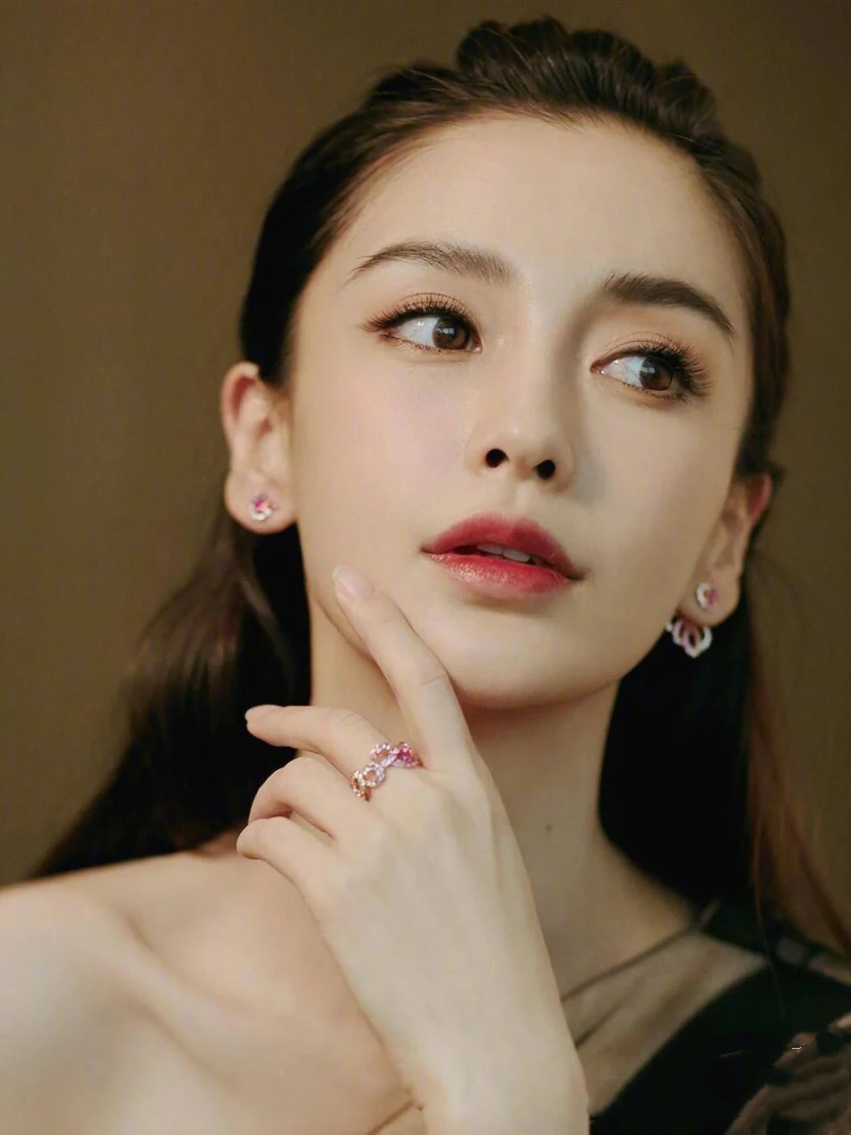 发际线高怎么办巧用发型做修饰,发际线很高怎么办显得额头大