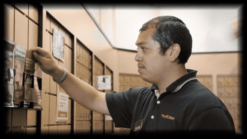 电影里用啤酒瓶“爆头”，是真的玻璃瓶吗？