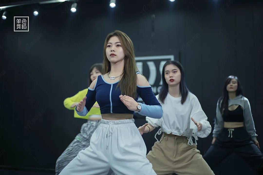 学舞蹈女孩真的很美,学舞蹈的女生究竟能美到什么程度