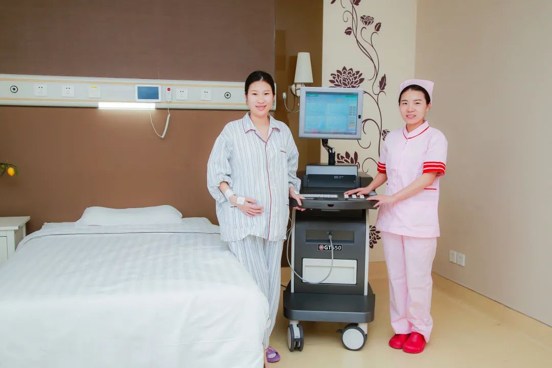 学习正常分娩指南，优化孕妇在产程和分娩中的体验，维护产妇尊严