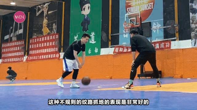 安德玛实战球鞋推荐,安德玛hovrsplash1配色