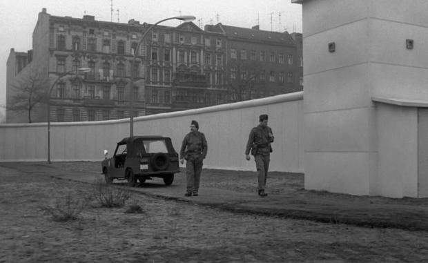 柏林苍穹之下,柏林墙之墙