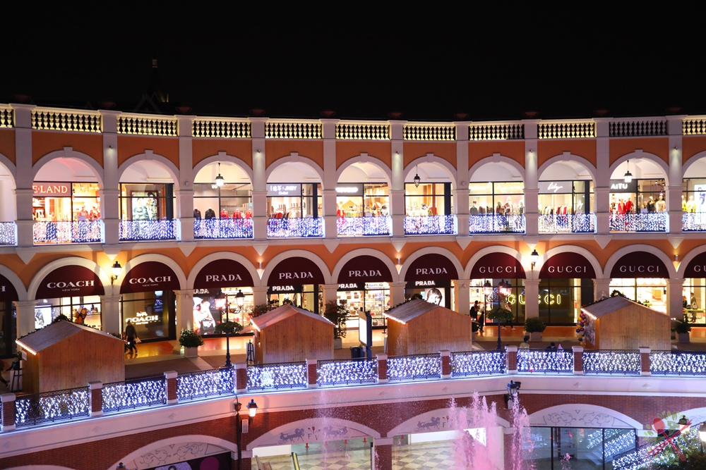 圣诞节就要这样过！在意式小镇边走边吃买不停