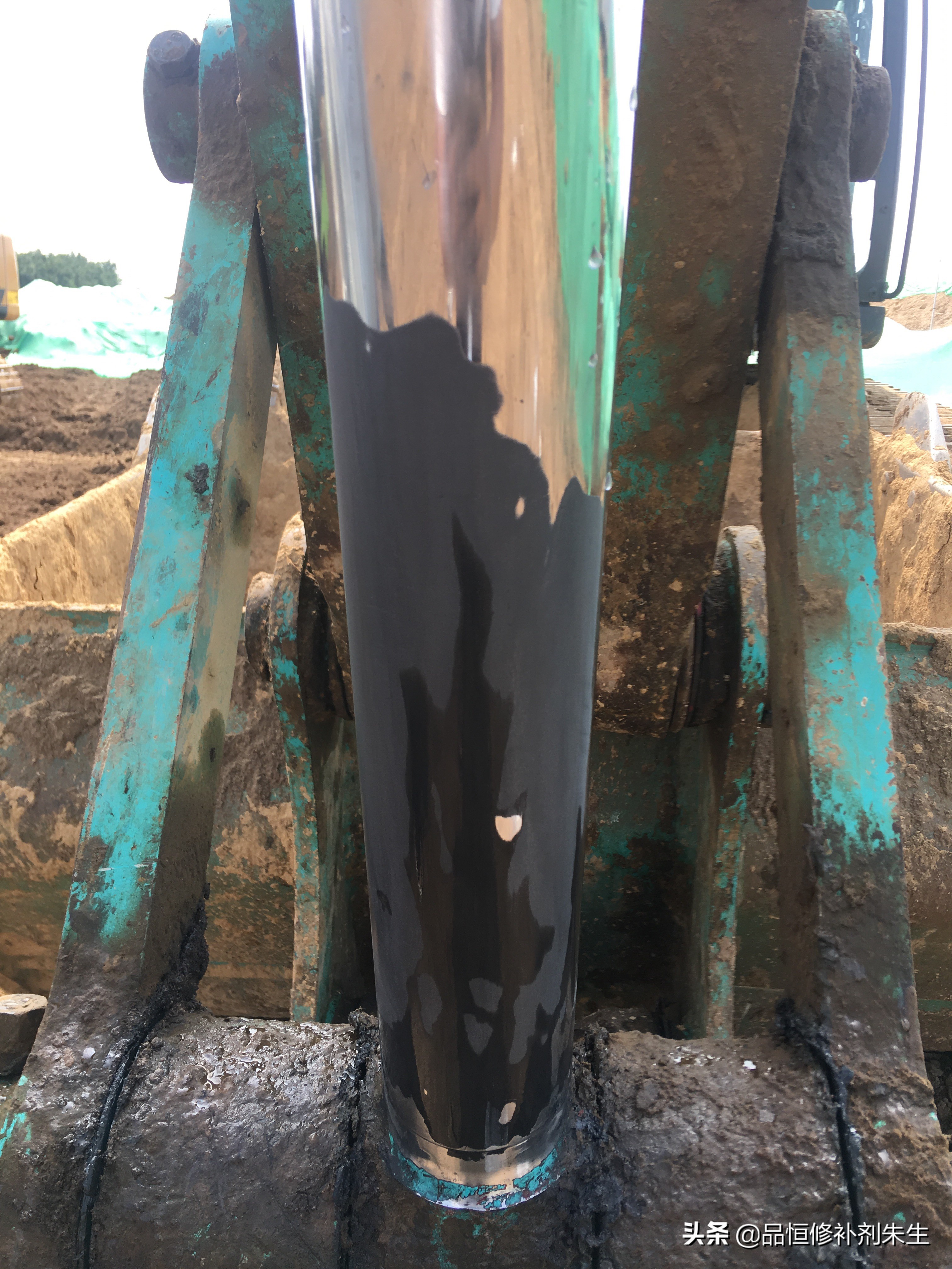 胶水修挖掘机,挖掘机油缸修复的最好方法