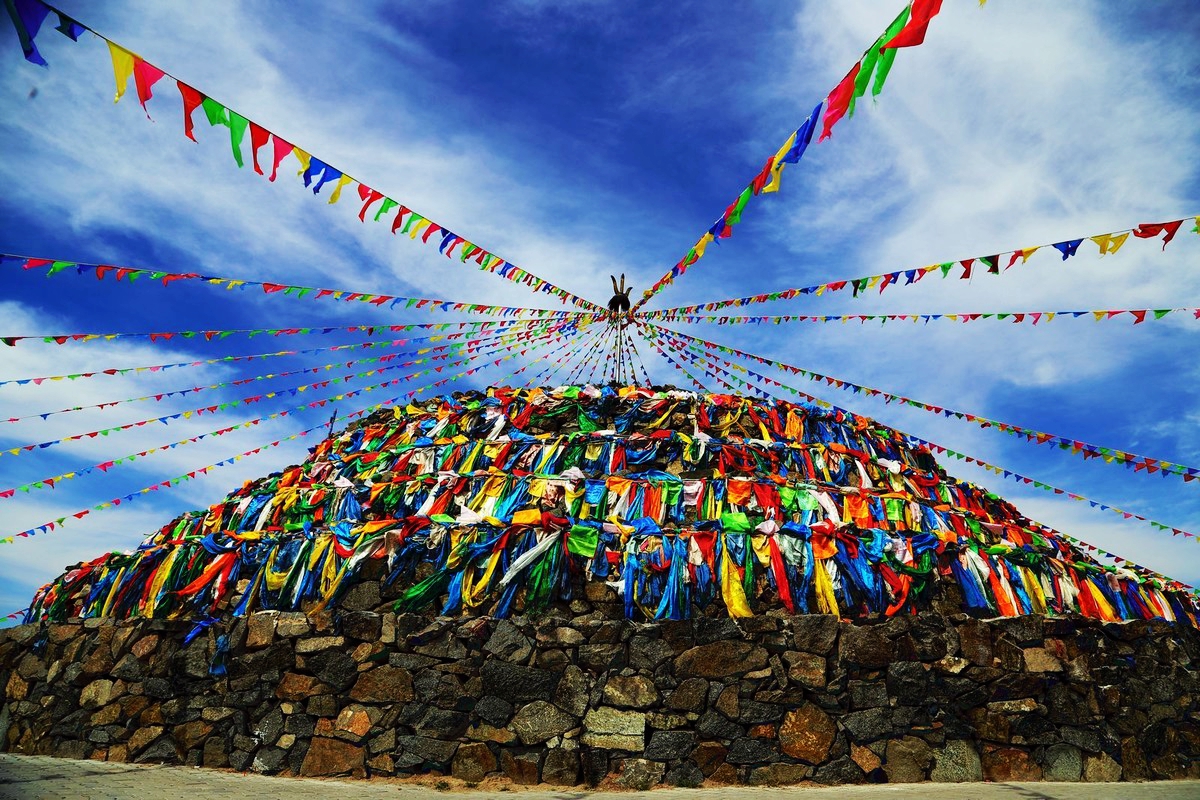 一辆车，从东乌旗沿中蒙边境公路到阿尔山，漫长边关寻迹历史遗存