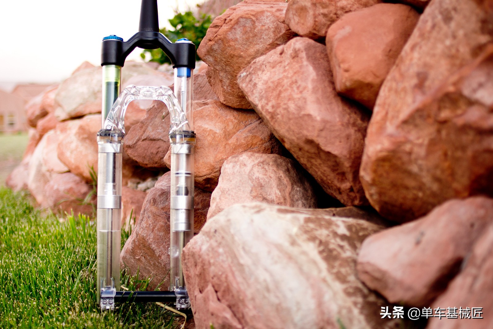 山地车前叉升级推荐,山地车前叉软硬如何选