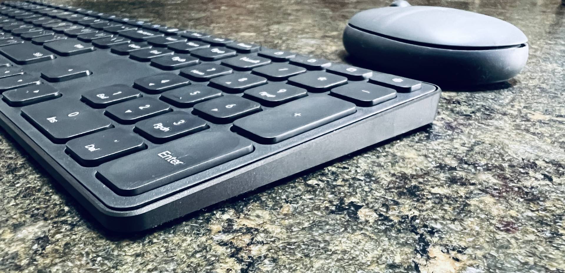 雷柏9050G多模式无线刀锋键鼠套装,雷柏8000无线键鼠单模还是双模