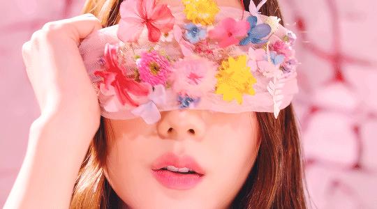 从BP小糊咖到Dior千金,Jisoo的脸越来越值钱了