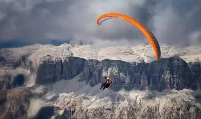 国内十大滑翔伞胜地排名,世界上十大滑翔伞