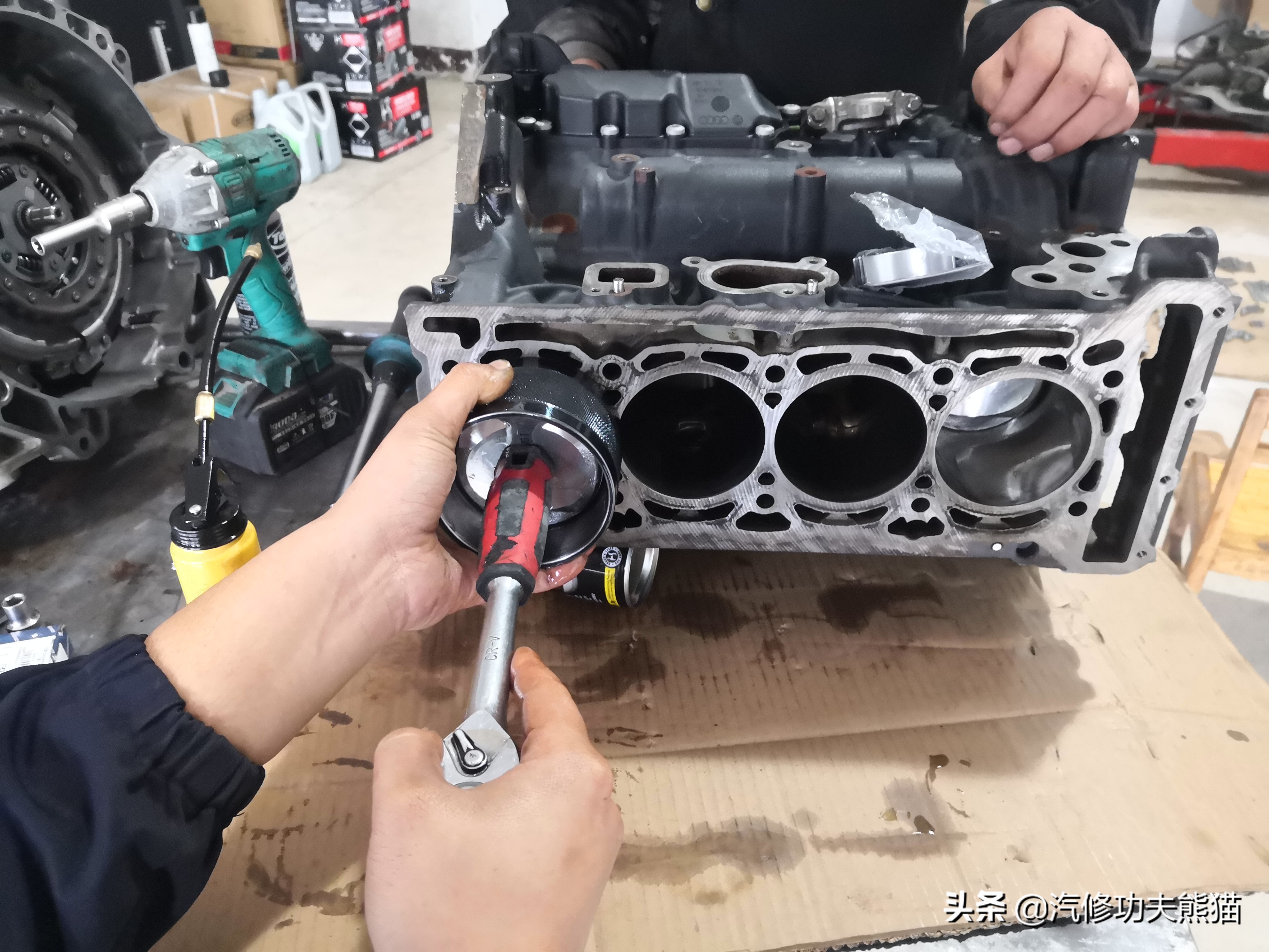 dsg双离合起步抖动有异响,大众帕萨特3.0v6发动机烧机油