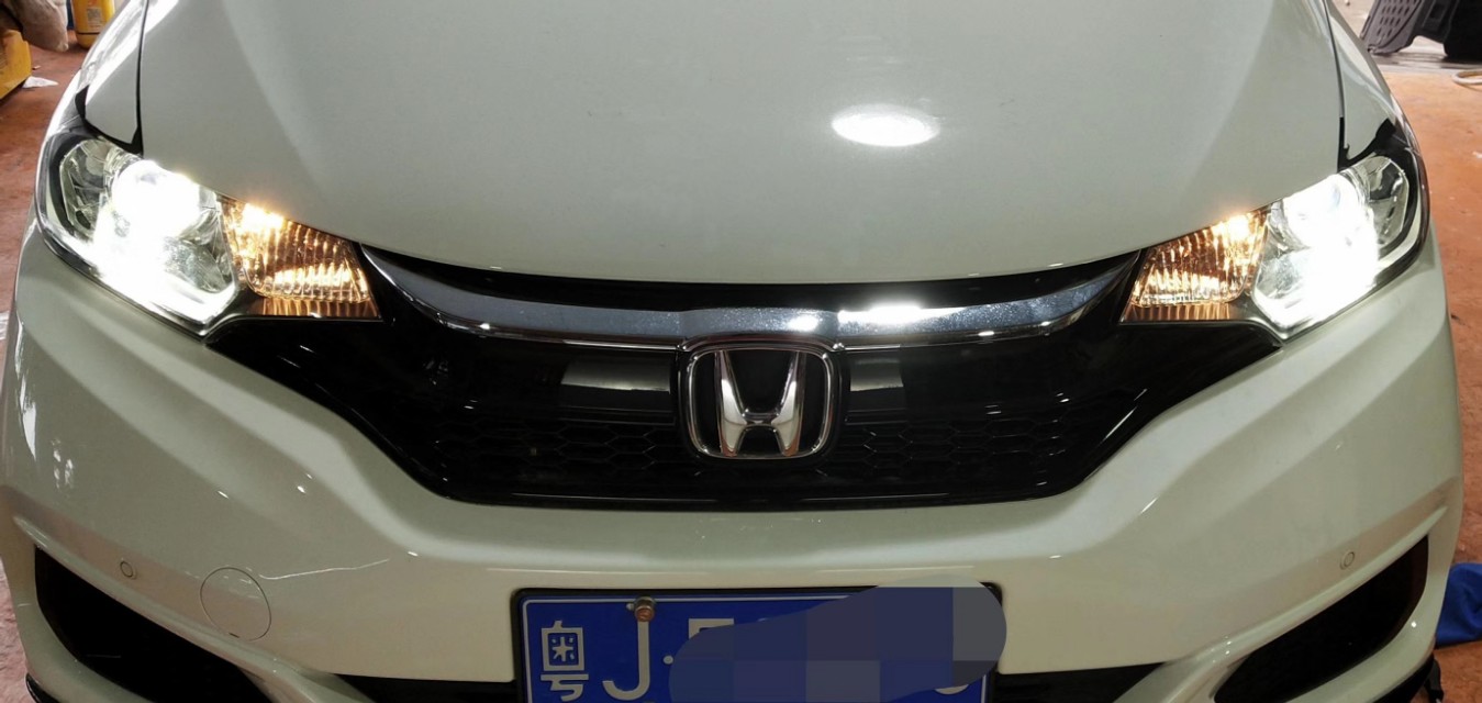 本田飞度升级车灯多少钱,本田飞度升级海拉五双光透镜