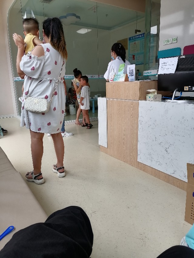 陪弟弟做小手术,陪兄弟来医院做包皮手术