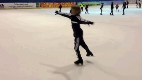 如何在冰面上优雅的滑冰？你需要了解这些科学原理