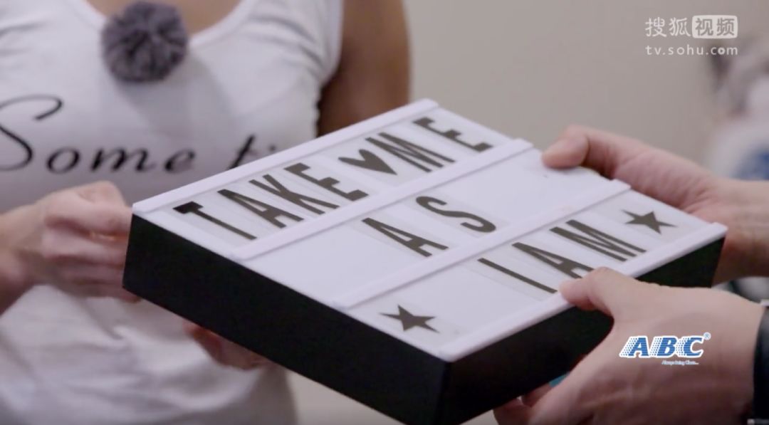 香港最美搬运工是炒作吗,曾经爆火的香港最美搬运工