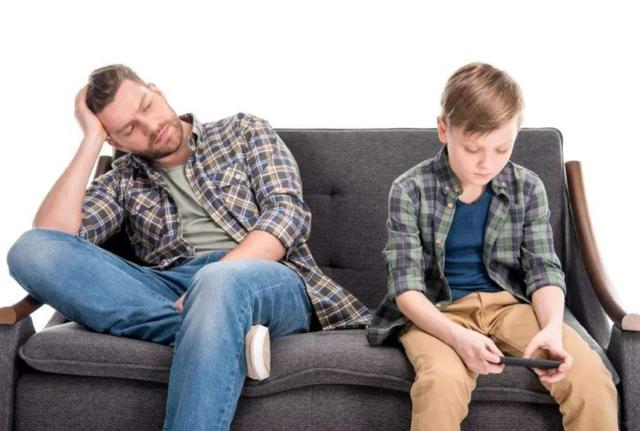 老师说孩子作业偷懒家长怎么回答,孩子偷懒作业没完成家长怎么惩罚