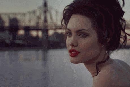 打造水润嘟嘟唇瞬间显小18岁,打造滋润保湿嘟嘟唇