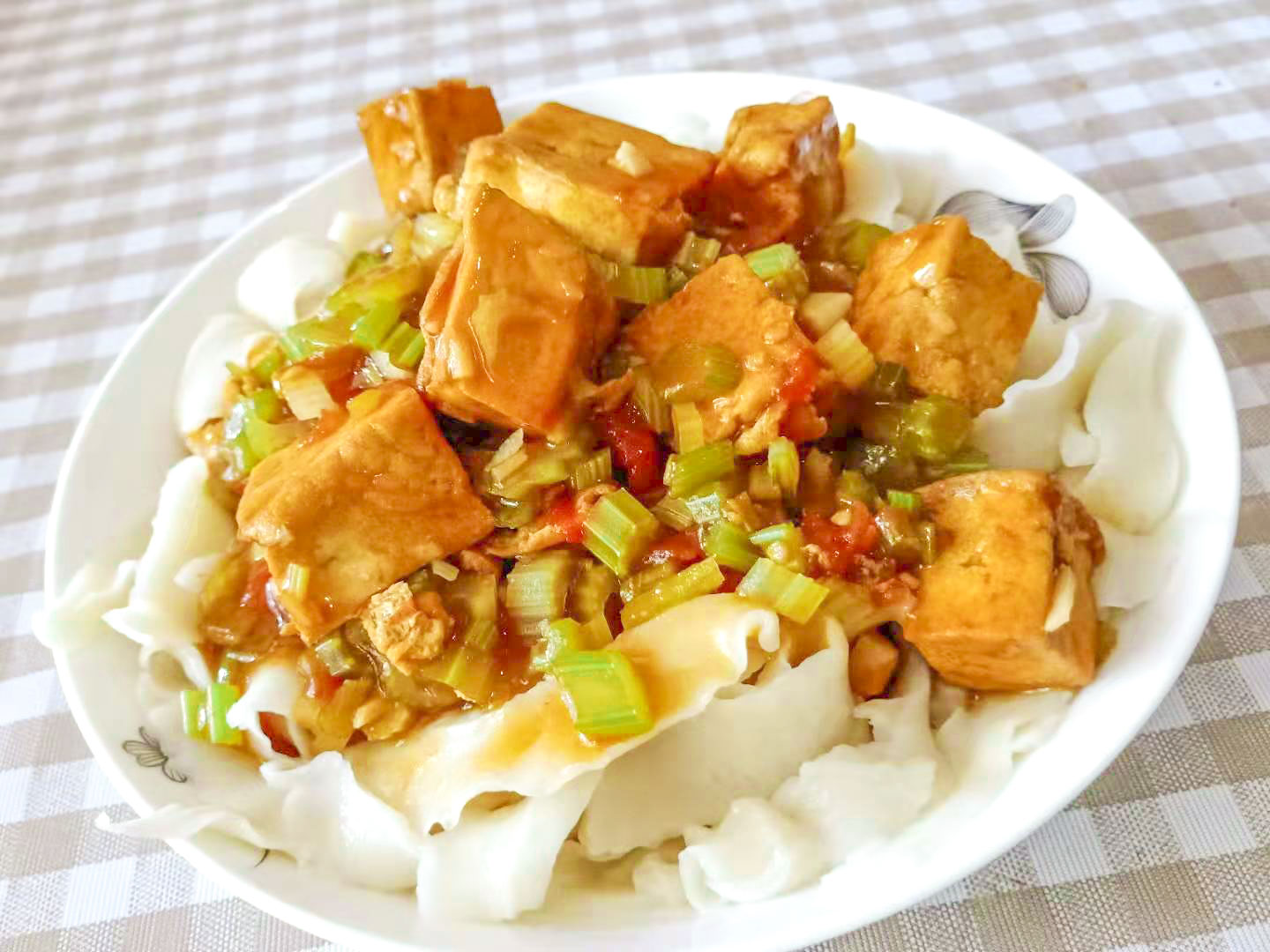 又滑又劲道的面条做法,自制面条筋道耐煮