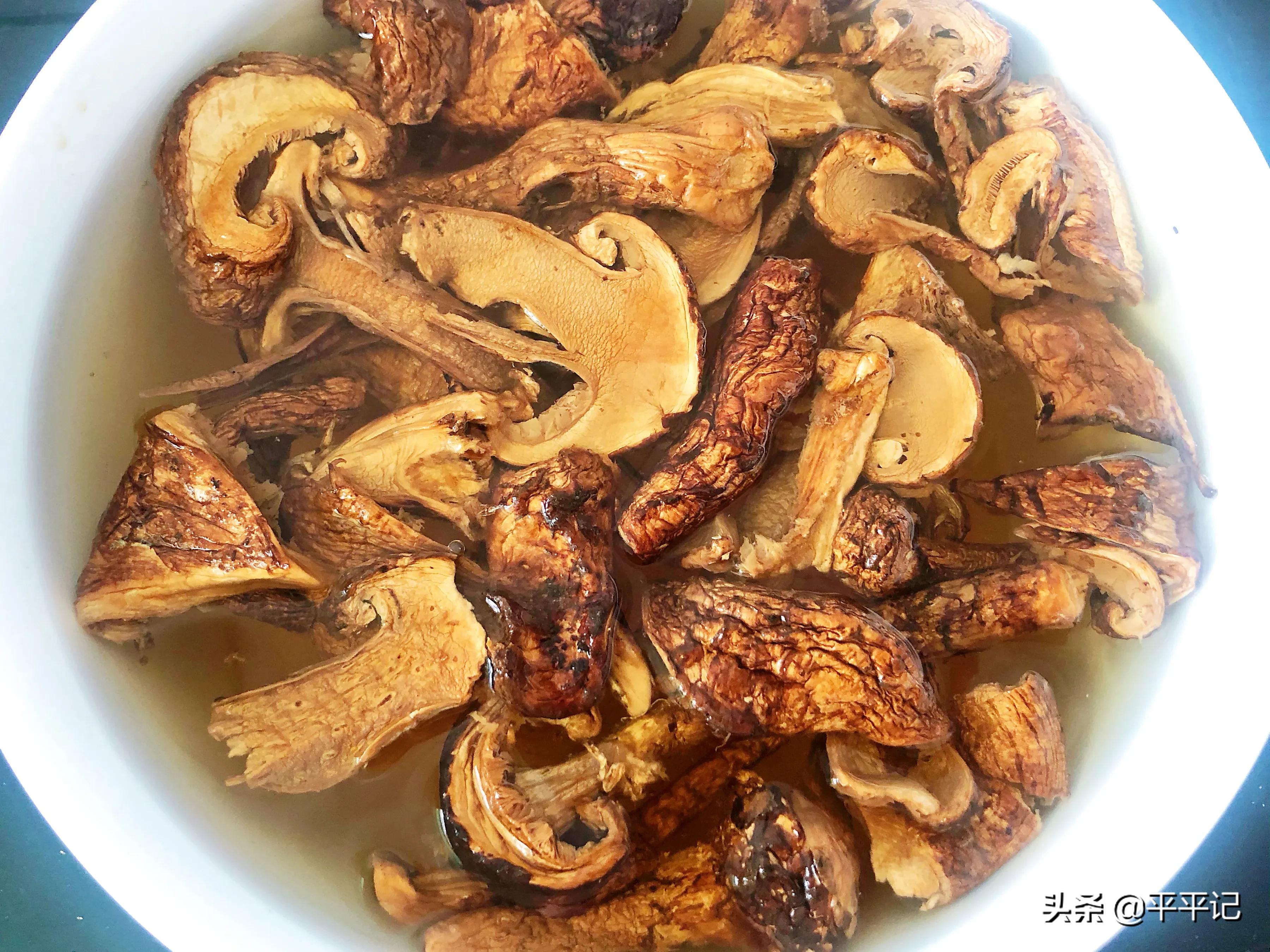 松茸炖鸡正宗做法,松茸炖鸡汤的做法大全窍门