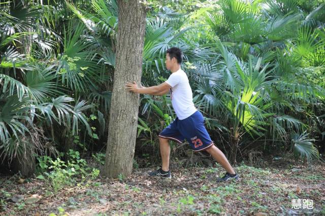 5公里跑后拉伸动作,跑后拉伸详细教程