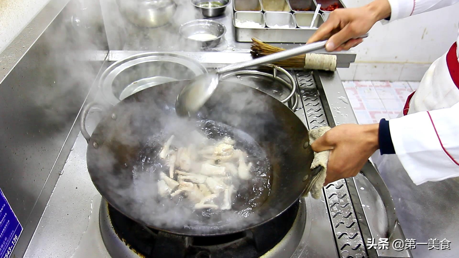 大厨教你怎样做泡椒鸡爪,大厨教你怎么做泡椒鸡爪