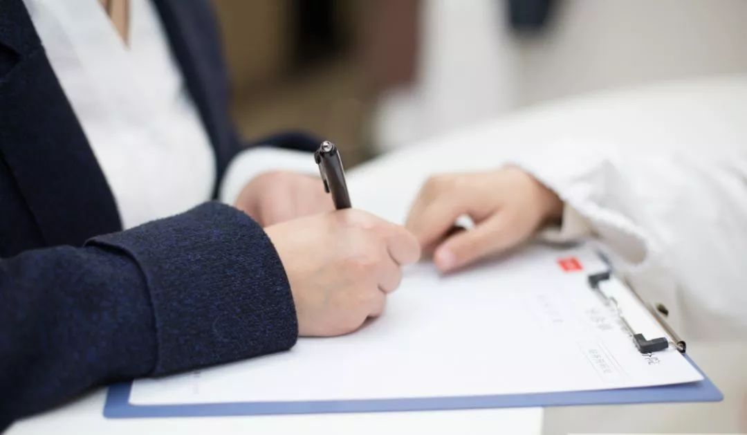 女子怀孕7个月浑然不知后续,女孩来月经竟然浑然不知