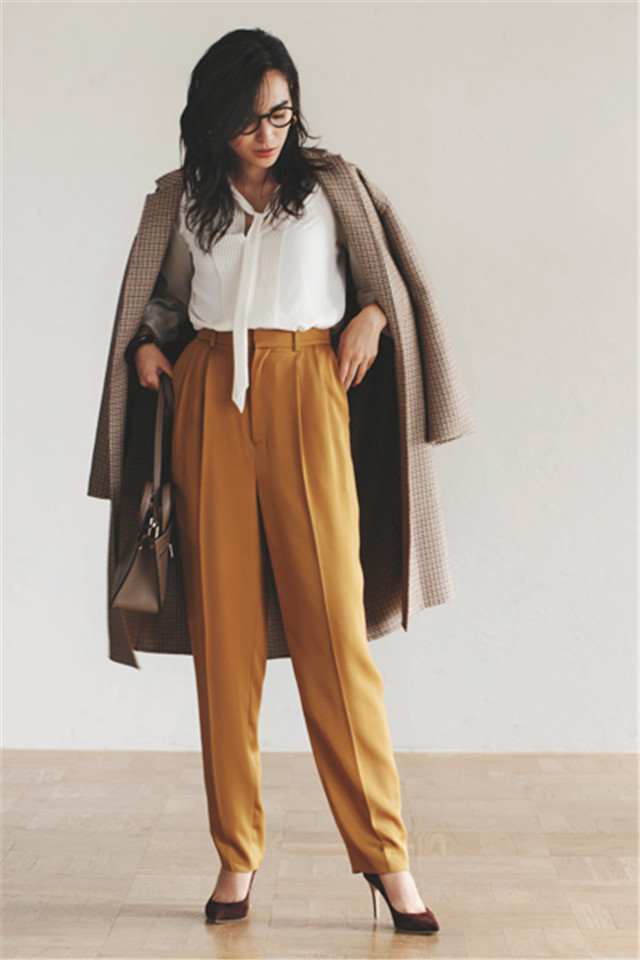 秋冬氛围感大衣深驼色,廓形中款米色大衣