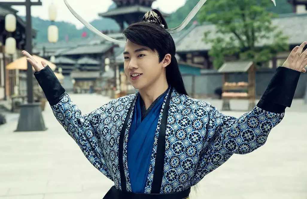 男人谈恋爱说的所有好话,恋爱中的男人夸女人优秀怎么回复