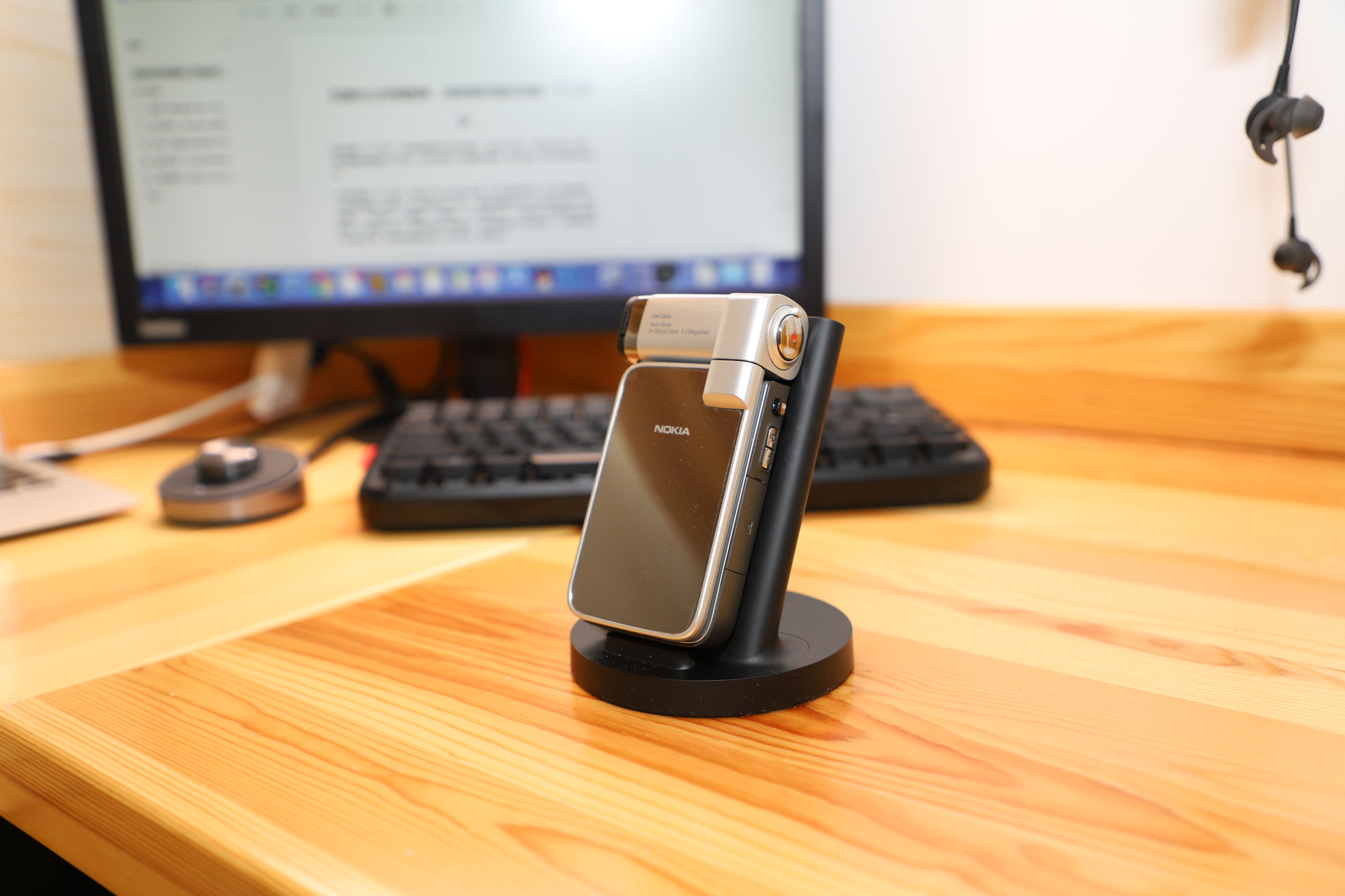 最简单的宅家工作台,在家办公小物件