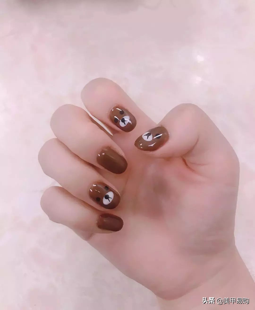 奶茶色渐变磨砂美甲,女生最爱的奶茶色系美甲来啦