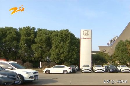 刚买的新车4s店内被撞,刚出4s店被撞可以要求换车吗