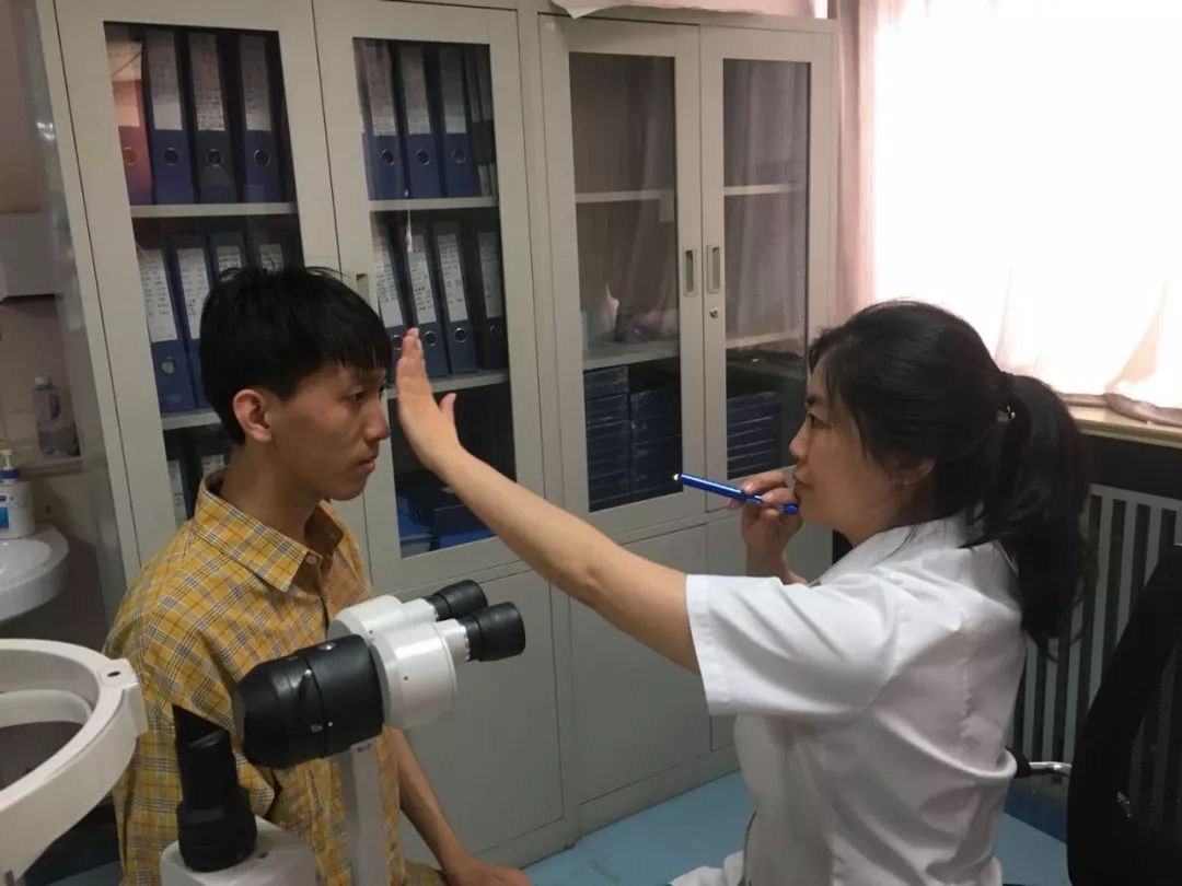 暑假来临别忘了给孩子检查视力,暑假来了怎样让孩子远离近视