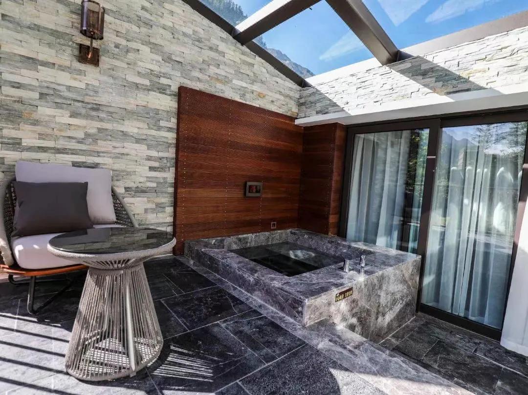 川西泡温泉看雪景,川西自驾游玩2天2夜加温泉12月份