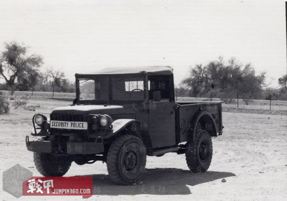 空军宪兵第四部分：安全部队制服配饰中的特色元素