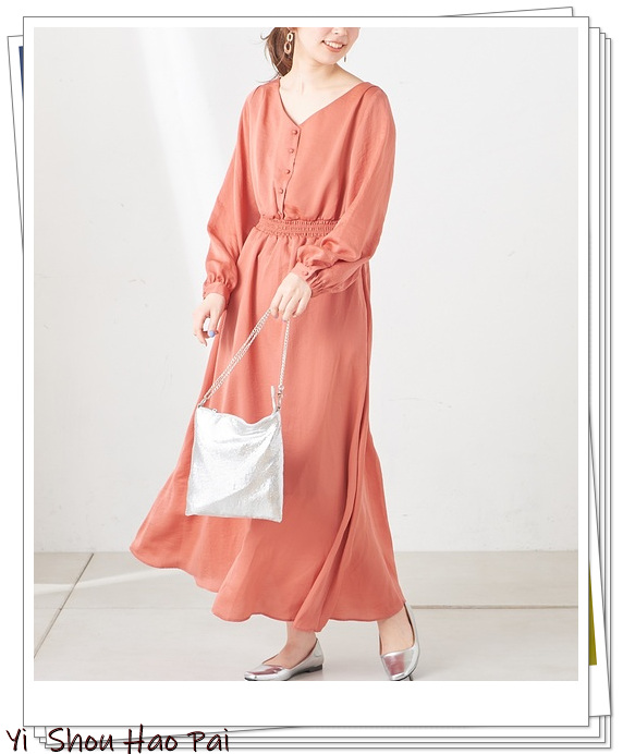 时尚又好看的春季穿搭连衣裙,早春复古气质碎花连衣裙穿搭分享