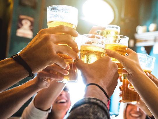 痛风引起的慢性关节炎吃什么药,复发性痛风关节炎的急性发作