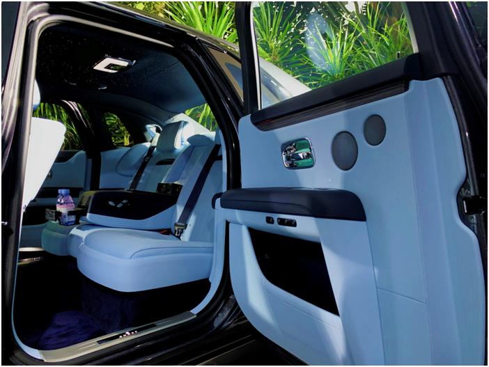 试驾劳斯莱斯古思特新款,新款劳斯莱斯古思特沉浸式体验