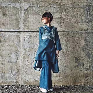 9岁小姑娘滑板视频,9岁滑板女孩