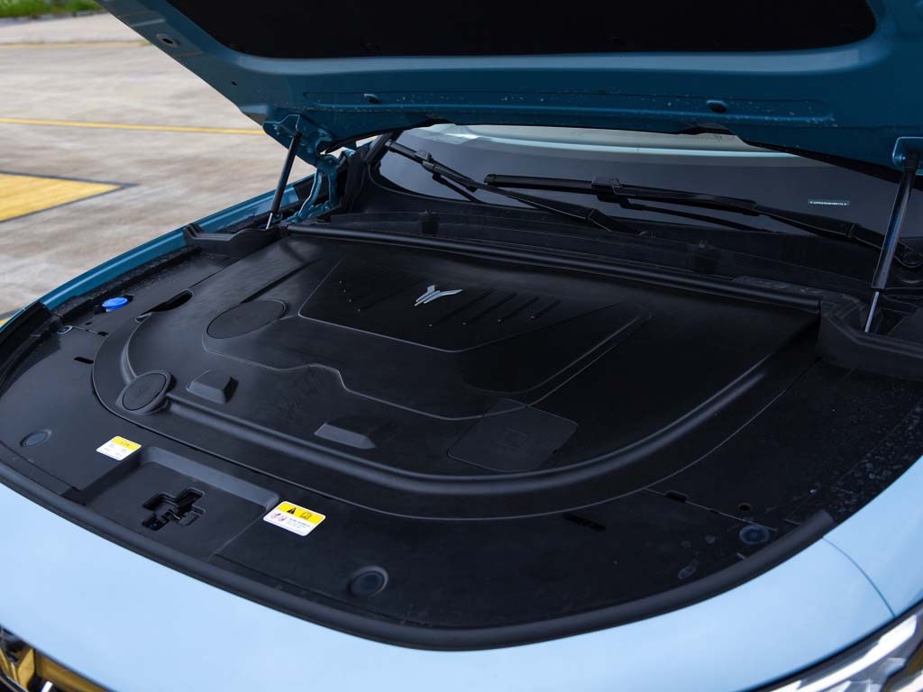 岚图新款free实测,岚图free的竞争对手