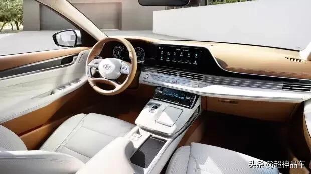 现代雅尊升级贯穿尾灯,新款现代雅尊黑武士