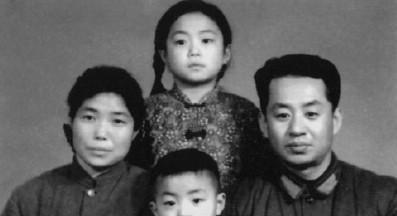 金星：“我一直是女人，只是在男人的世界*底卧**28年，仅此而已”