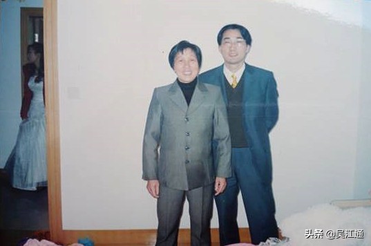 土灶的炊烟视频,一根柴火缕缕乡愁