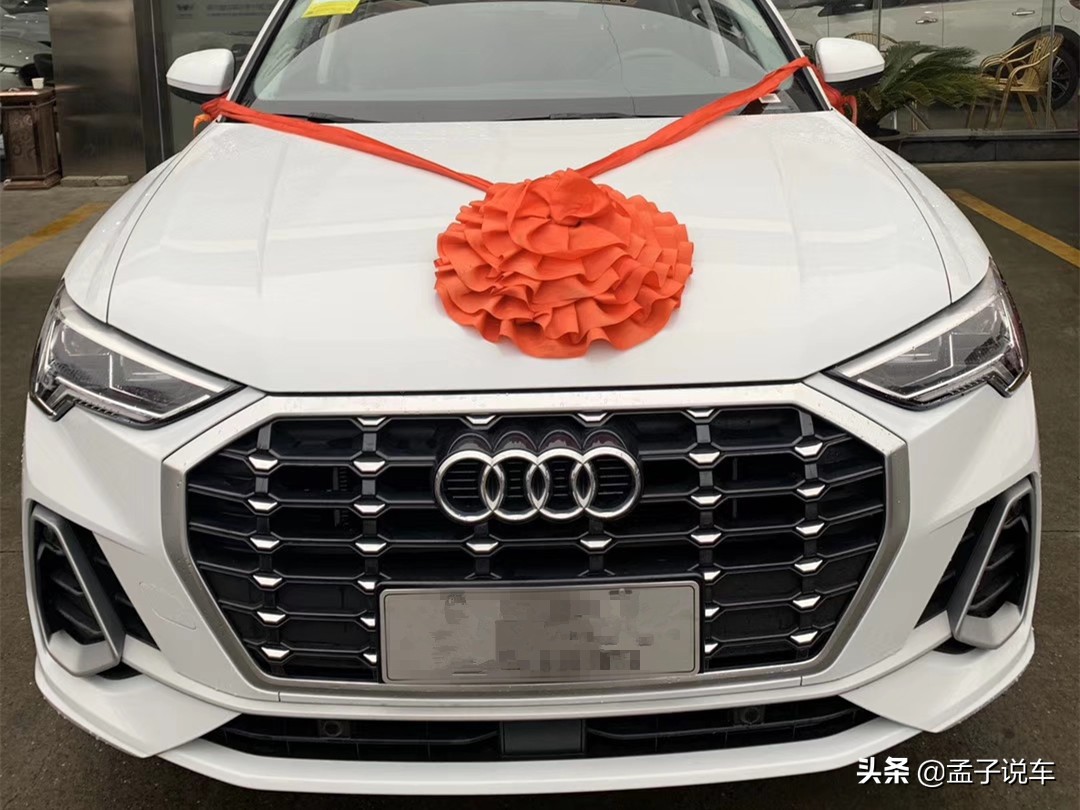 月薪5000养得起奥迪q31.4t,新款奥迪q3提车