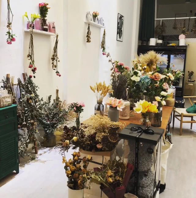 开花店怎样赚钱,成都开花店赚钱吗