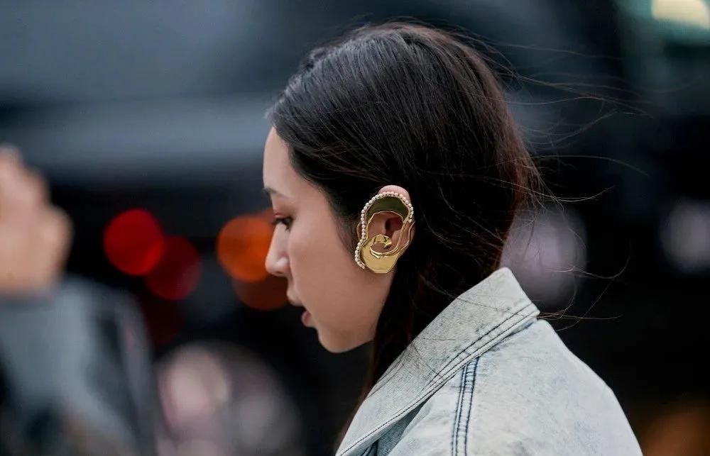 欧阳娜娜同款耳环怎么戴,欧阳娜娜耳环