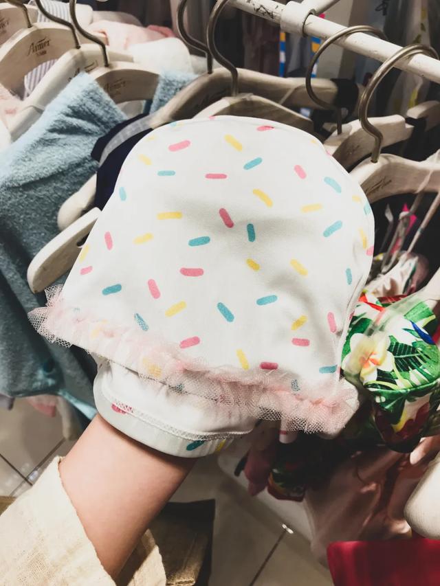 带宝宝游泳用什么泳镜,儿童初学游泳需要买泳帽吗