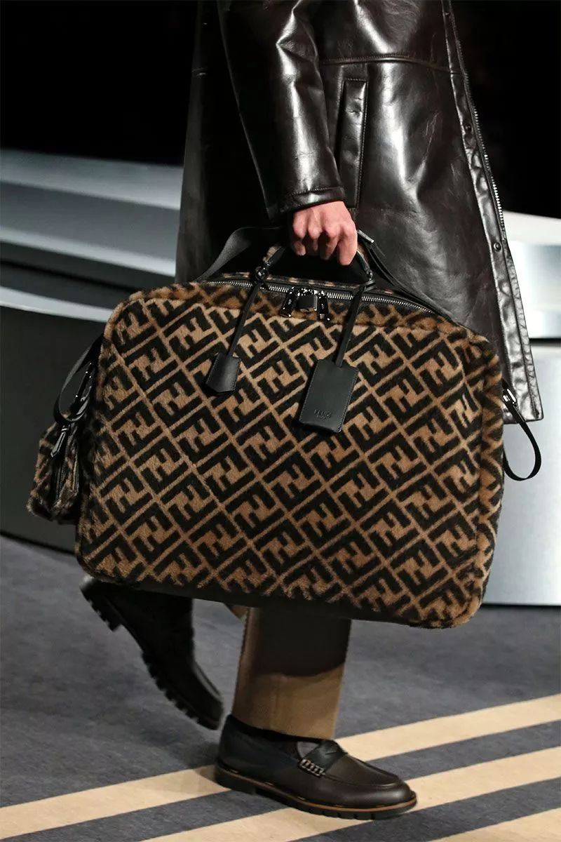 fendi奢潮穿搭,fendi经典时尚