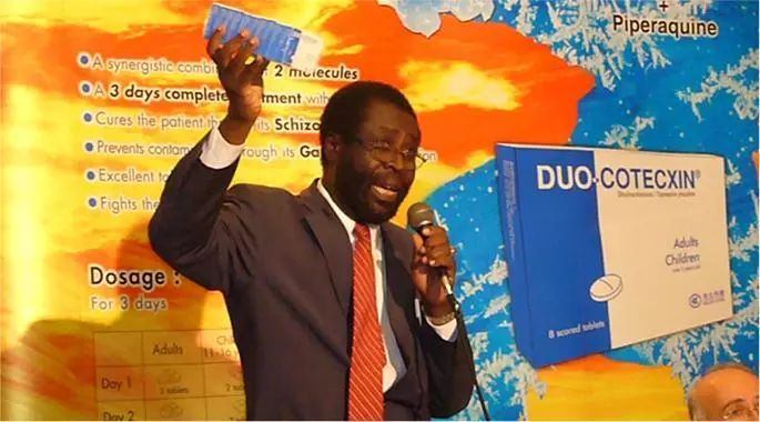 大使回忆：打上中国*旗国**，我驾车穿越10道*锁封**线